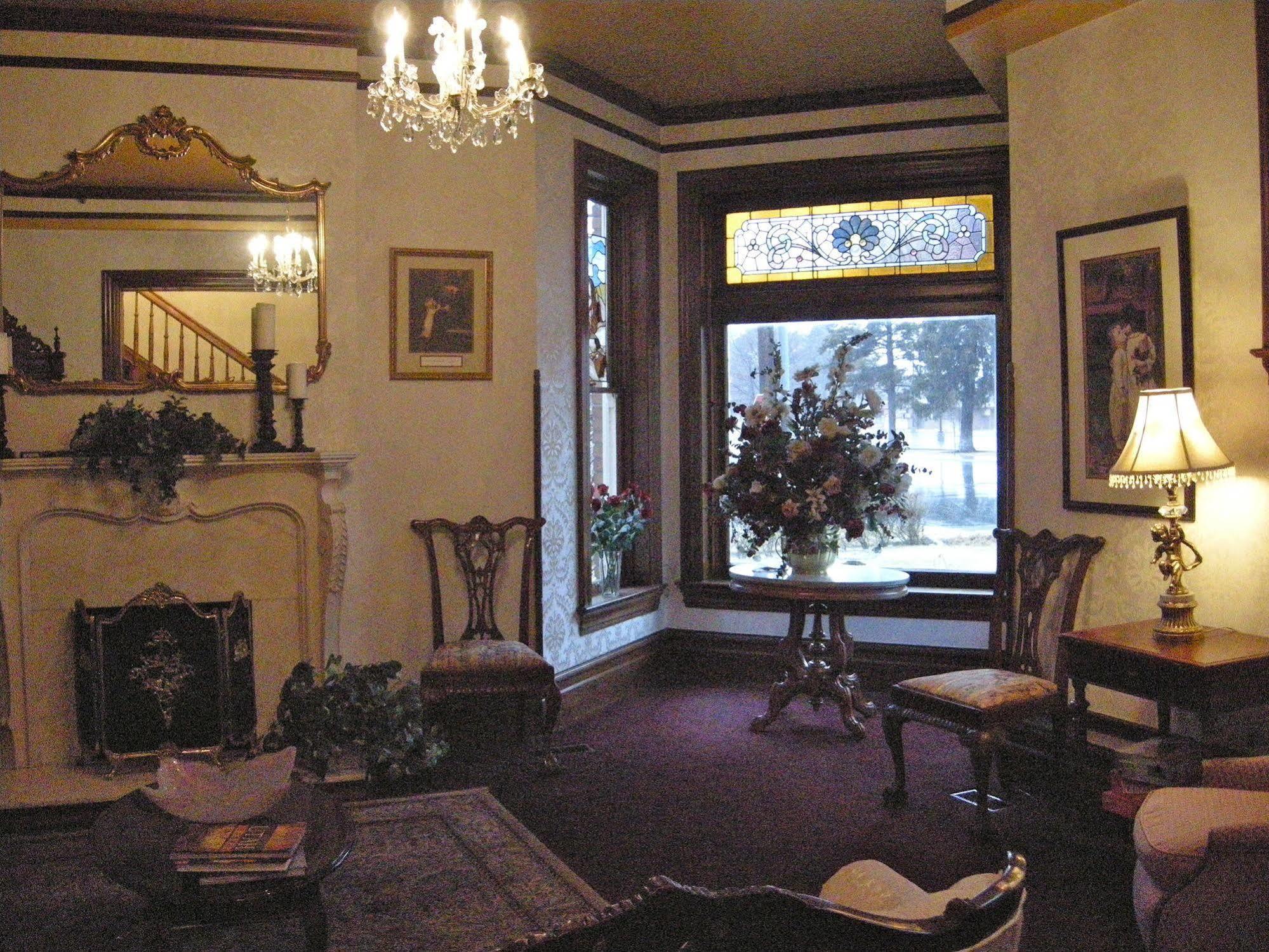 Bed and Breakfast Hines Mansion Прово Екстер'єр фото