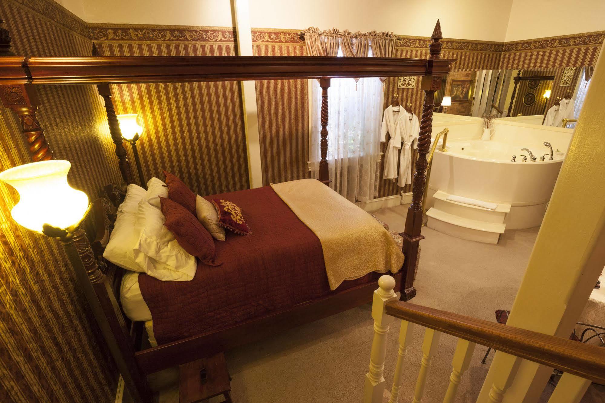 Bed and Breakfast Hines Mansion Прово Екстер'єр фото