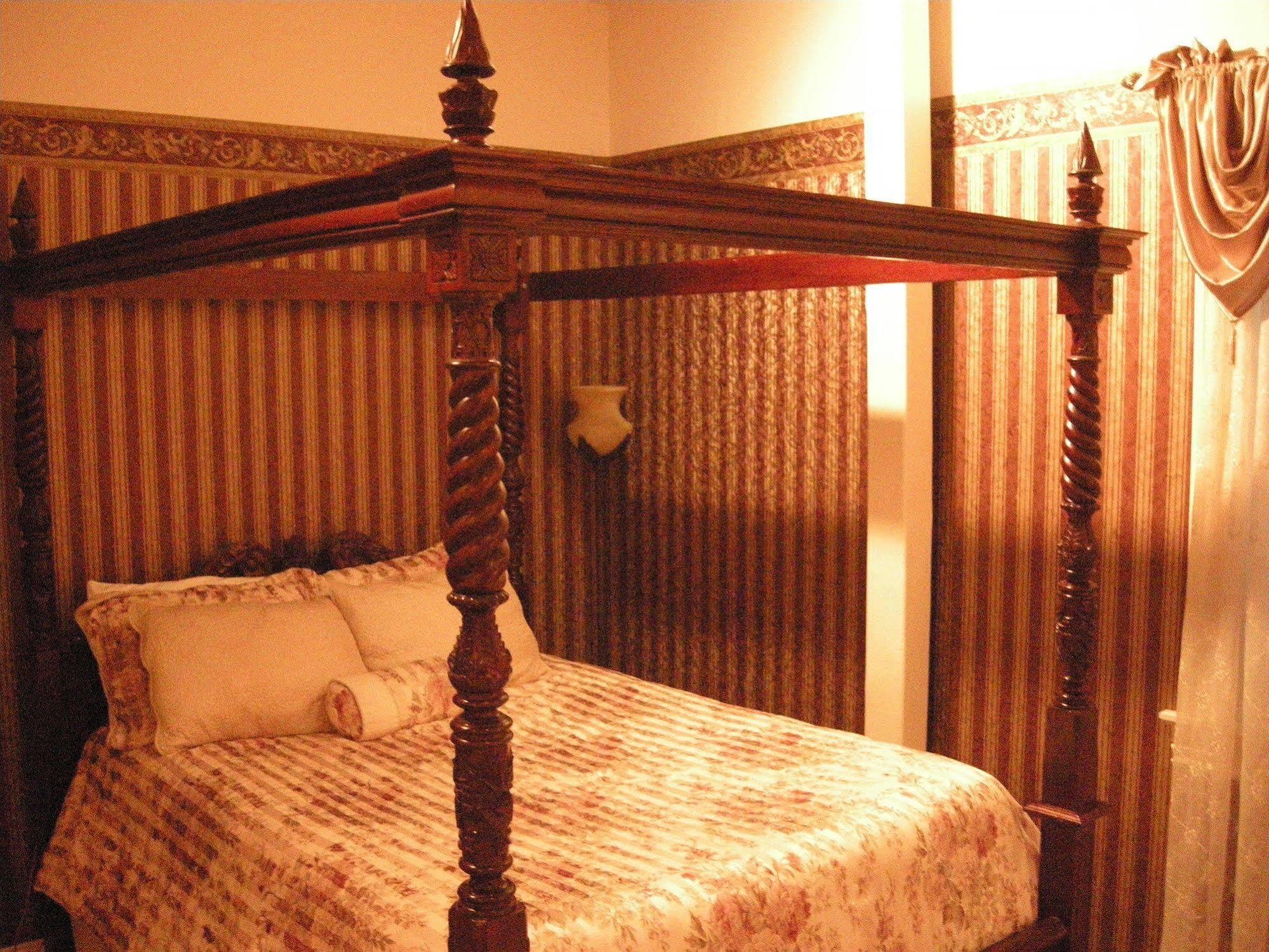 Bed and Breakfast Hines Mansion Прово Екстер'єр фото