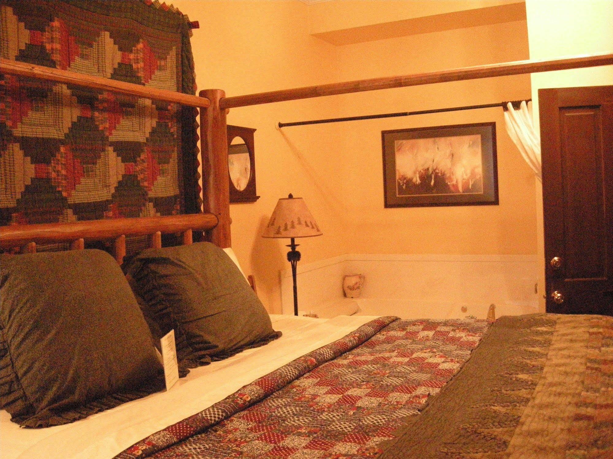 Bed and Breakfast Hines Mansion Прово Екстер'єр фото