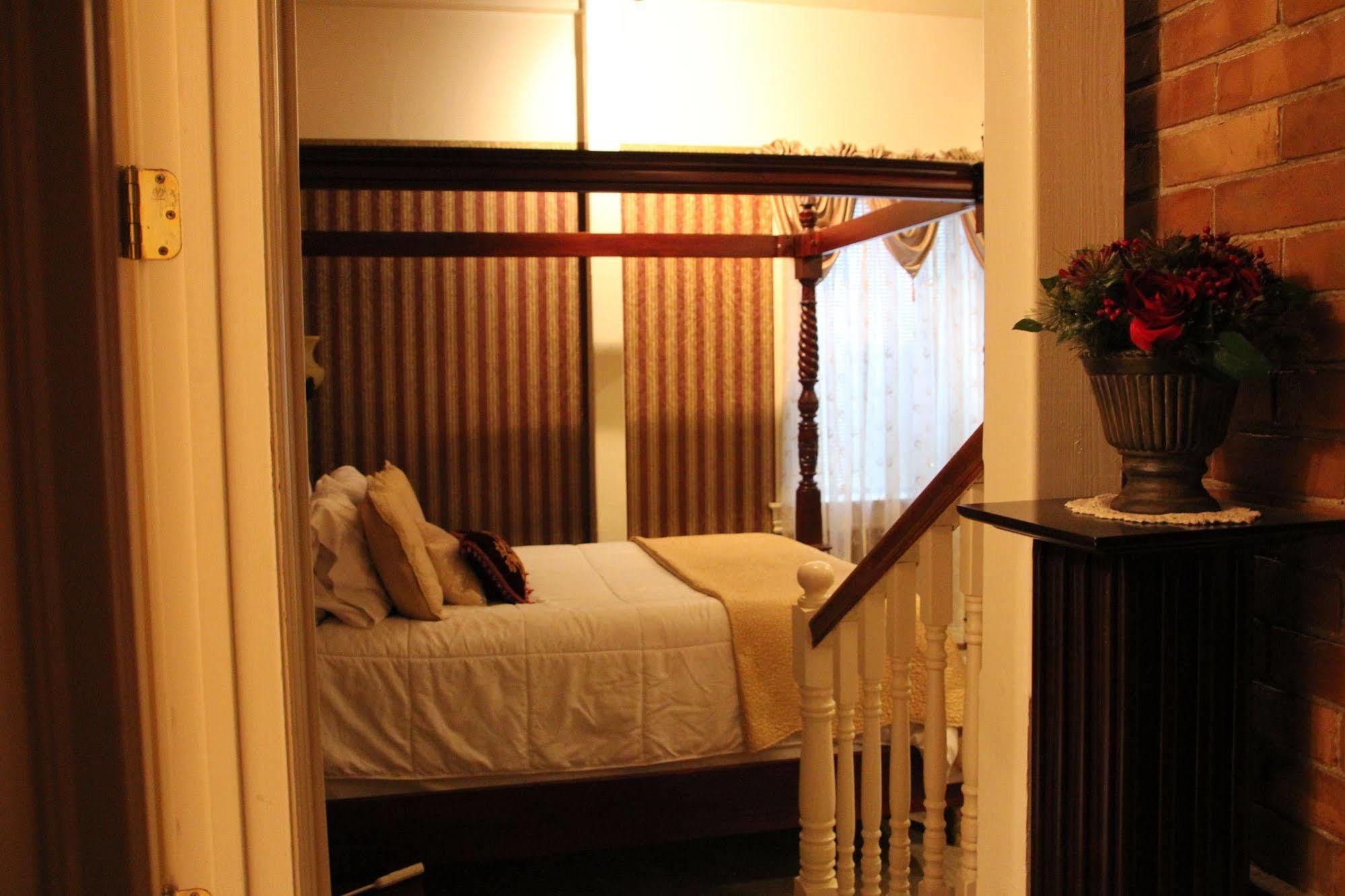 Bed and Breakfast Hines Mansion Прово Екстер'єр фото